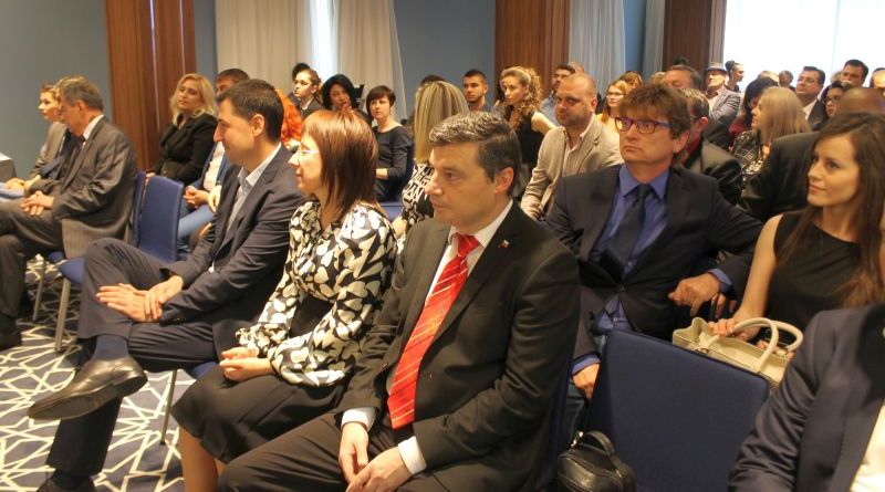 Зам. областният управител Владимир Петров беше официален гост на връчването на първите годишни награди за постижения в туризма за 2016 г. за гр. Пловдив