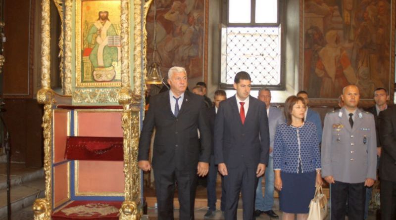 Областният управител присъства на тържествения молебен в чест на 132 години от Съединението на България