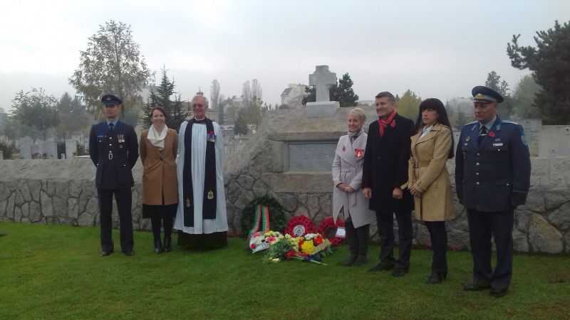 Зам. областният управител Евелина Апостолова положи цветя пред паметника на загиналите английски войници
