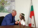 Лазарки зарадваха служителите в Областна администрация – Пловдив