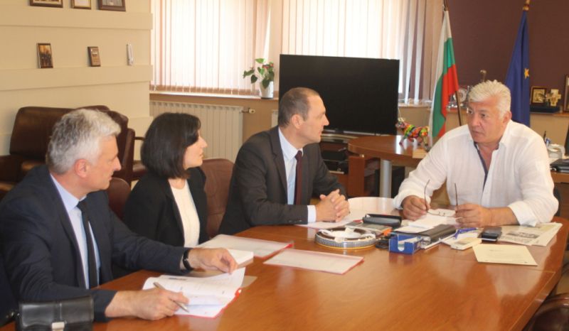 Областният управител се срещна с представители на EVN България