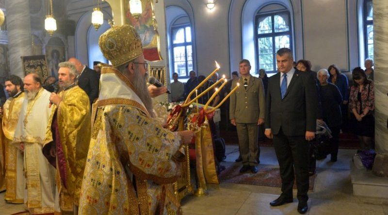 Заместник областният управител Димитър Керин уважи храмовия празник на църквата Св.св. Петър и Павел в Сопот