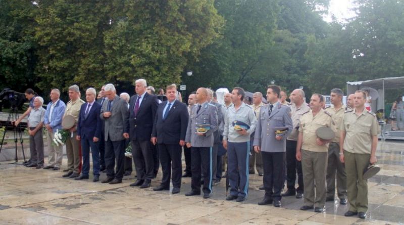 Областният управител Здравко Димитров присъства на военния парад по случай бойния празник на Пловдивския гарнизон