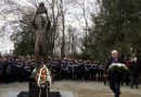 Областният управител Здравко Димитров положи венец пред паметника на Аян Садъков Областният управител Здравко Димитров положи венец пред паметника на Аян Садъков
