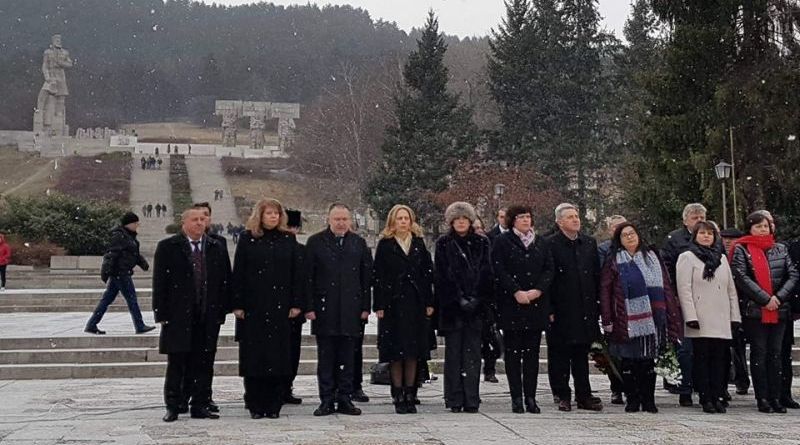 Заместник областният управител Евелина Апостолова присъства на тържественото честване на 171 години от рождението на Христо Ботев в Калофер
