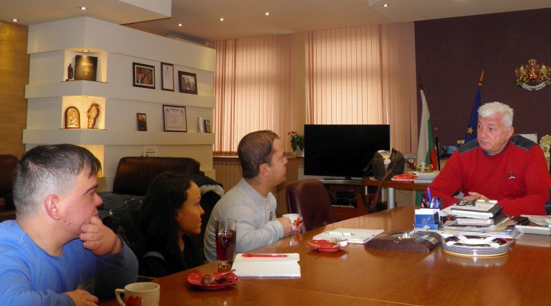 Областният управител се срещна с представители на Национална организация Малки български хора