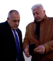 Областният управител Здравко Димитров запозна министър-председателя Бойко Борисов с детайлите по инцидента с дерайлиралия в ранните сутрешни часове влак на гара Пловдив.
