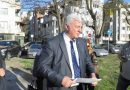 Областният управител подкрепи протестиращите в парка до хотел „Санкт Петербург“ Областният управител подкрепи протестиращите в парка до хотел „Санкт Петербург“