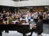 Областният управител Здравко Димитров аплодира Великденския концерт на съставите от Хорова школа Стефка Благоева