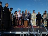С  освещаване на бойните знамена, водосвет и ритуал по хвърляне на кръста Пловдив отбеляза Богоявление