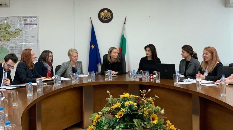 Посланикът на Великобритания Ема Хопкинс и областният управител Дани Каназирева с конкретни действия за създаването на Център за подкрепа на жертвите на сексуално насилие в Пловдив