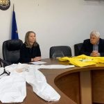 Предпазни облекла и защитни средства ще бъдат дарени на болниците, които ще лекуват COVID-19