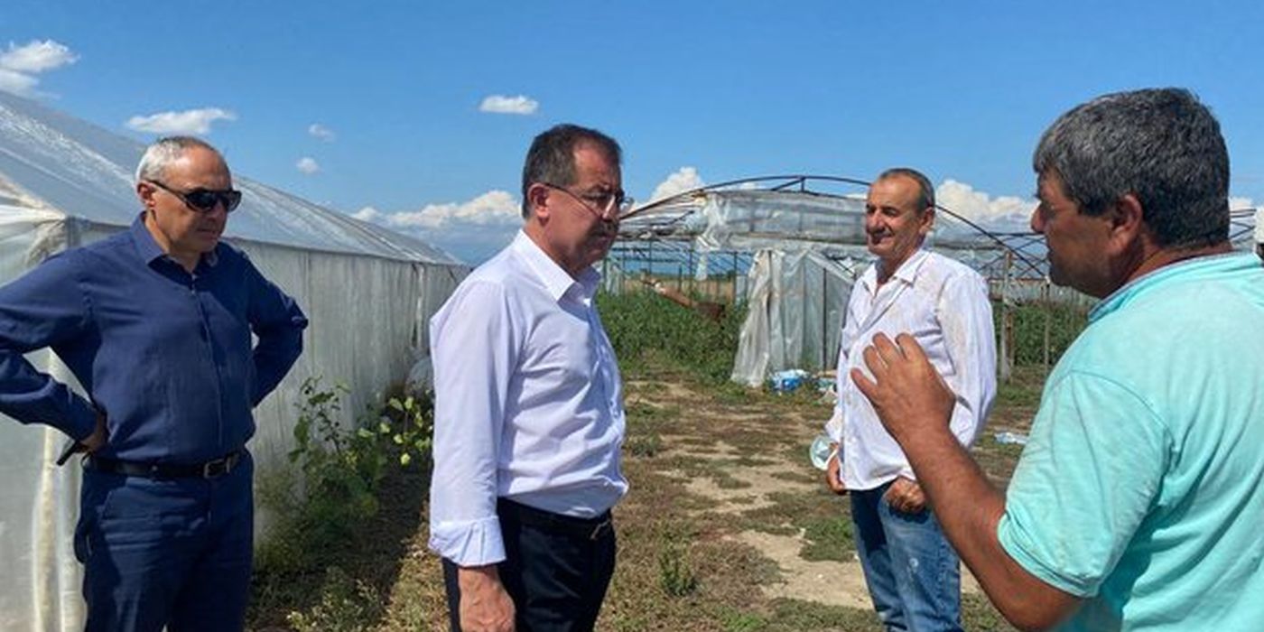 Министър Бозуков и Ангел Стоев посетиха засегнатите от градушката села