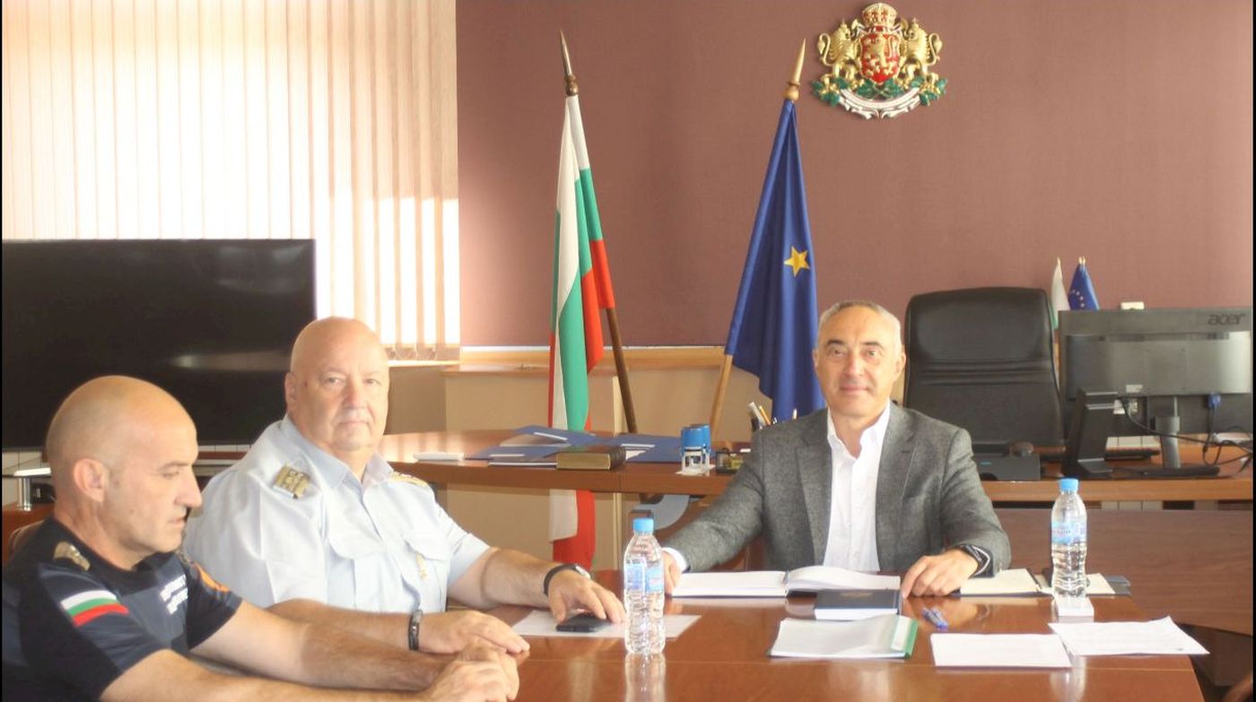 Областният управител обсъди с комисар Мангараков пожарната обстановка в областта