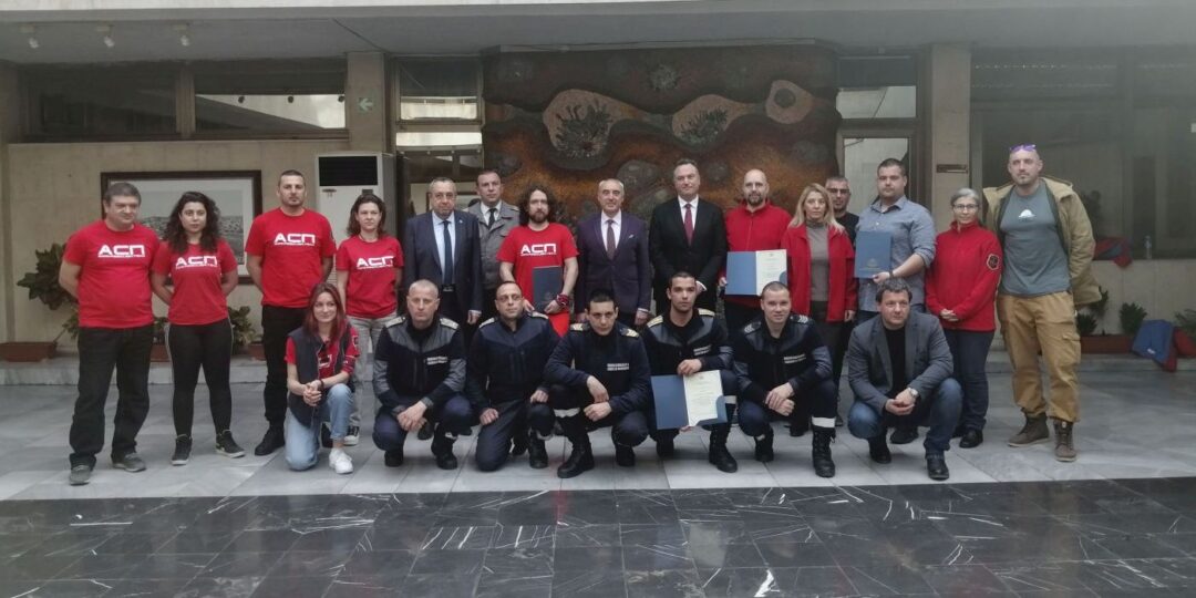 Областният управител отличи пловдивските герои от спасителните операции в Турция