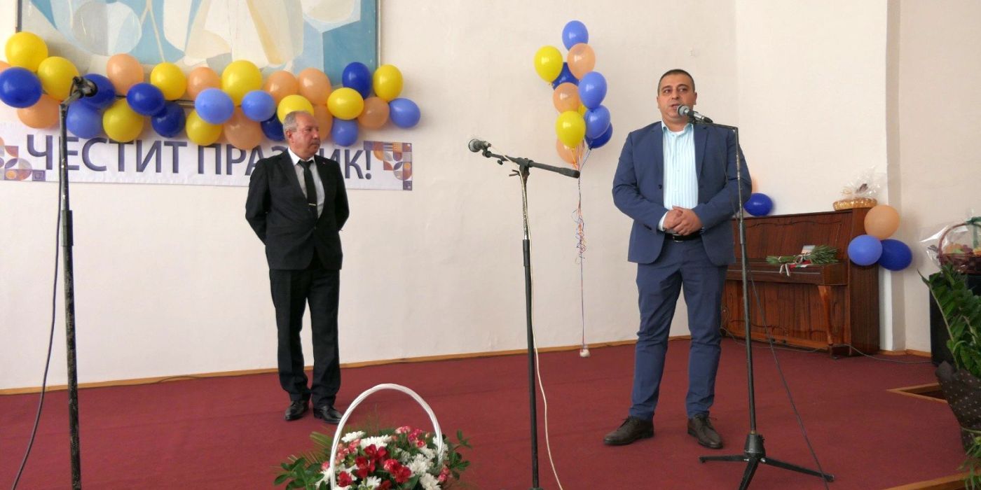 Иванка Петкова и заместник-министър Неделков уважиха празника за 140-годишнина от създаването на Селскостопанската гимназия в Садово