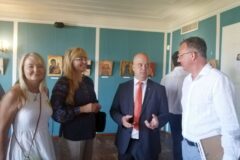 Посланик Олеся Илашчук откри в Пловдив изложба с икони за националния празник на Украйна