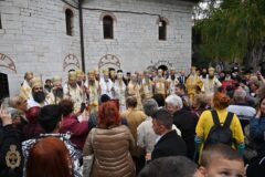Областният управител участва в тържественото богослужение в прослава мощите на Св. Евтимий Търновски в Бачковския манастир