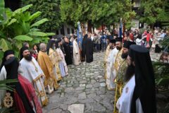 Областният управител участва в тържественото богослужение в прослава мощите на Св. Евтимий Търновски в Бачковския манастир5