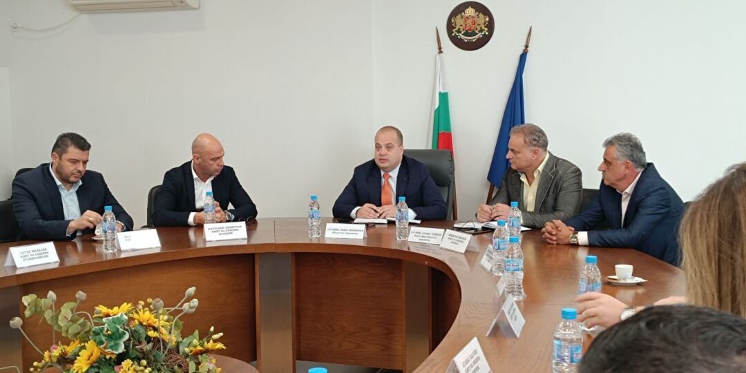 Областният управител се срещна с кметовете на общини от Пловдивска област