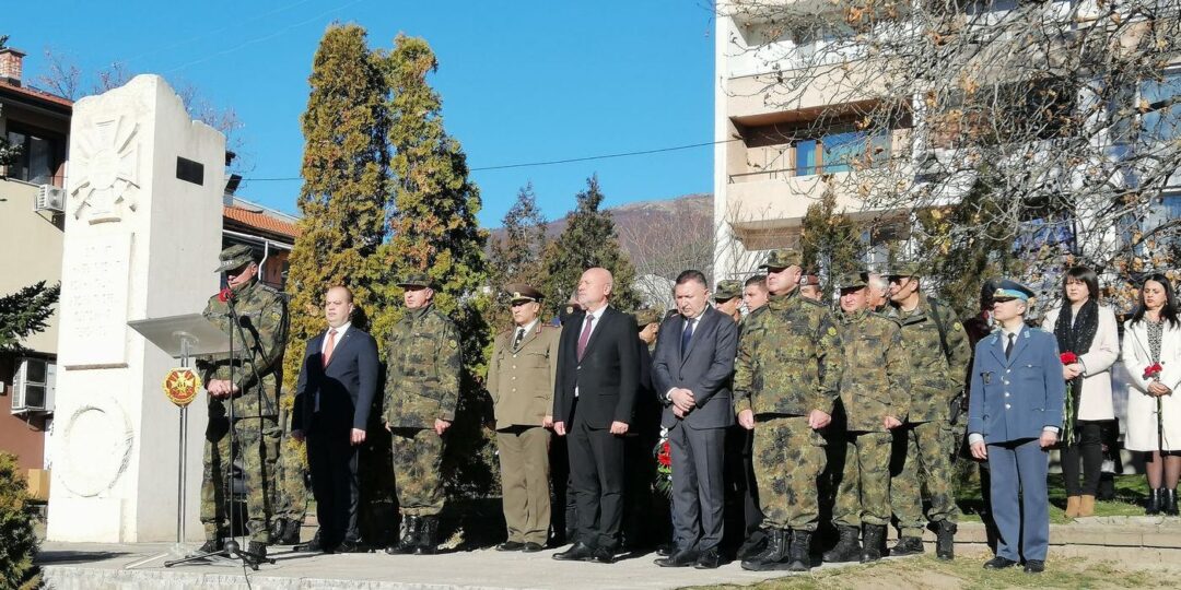 Министър Тагарев и областният управител д-р Зюмбилев участваха в във възпоменателна церемония по повод 20 години от атентата в Кербала