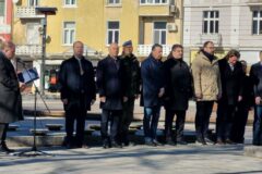Областният управител д-р инж. Илия Зюмбилев отдаде почит при честването на 170-тата годишнина от рождението на Стефан Стамболов на едноименния площад в Пловдив