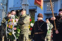 Областният управител д-р инж. Илия Зюмбилев отдаде почит при честването на 170-тата годишнина от рождението на Стефан Стамболов на едноименния площад в Пловдив