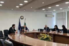 Областният управител на Пловдив връчи на консула на Молдова почетен плакет