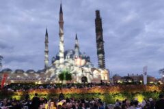Ифтар за 5 хиляди души, събра Балканите на площад „Селимие“ в Одрин