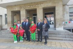 Областният управител на Пловдив на Фестивала на ягодата в Кричим