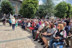 Областният управител на Пловдив отбеляза Празника на розата в Карлово