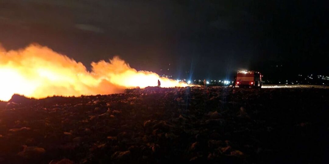 Пак пламна депото в Цалапица, димът се насочва към Пловдив, затваряйте прозорците!