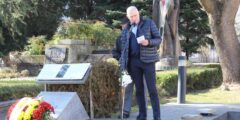 Десетки пловдивчани отдадоха почит към жертвите на комунистическия режим