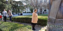 Десетки пловдивчани отдадоха почит към жертвите на комунистическия режим