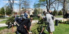 Проф. Янчева отличи РДГ-Пловдив за принос в опазването и стопанисването на българските гори