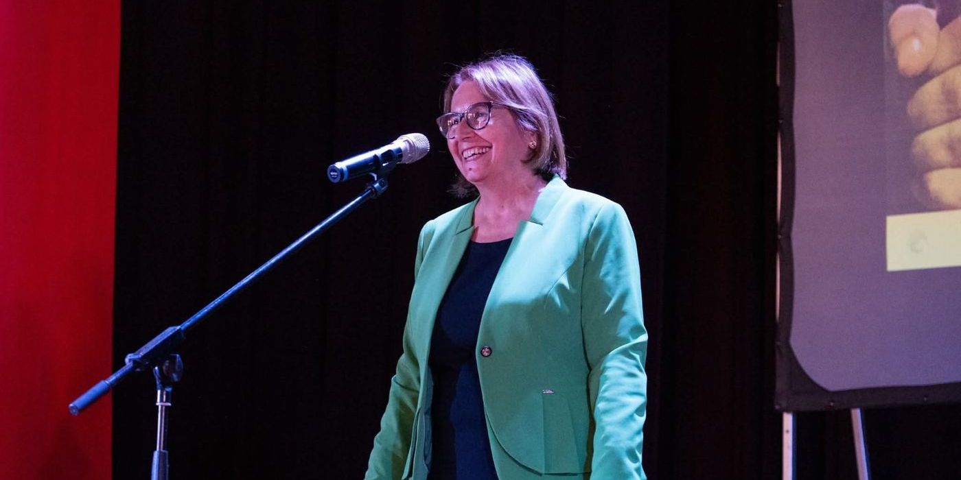 Проф. Янчева изнесе публична лекция за зеления преход пред студентите от Варненския свободен университет