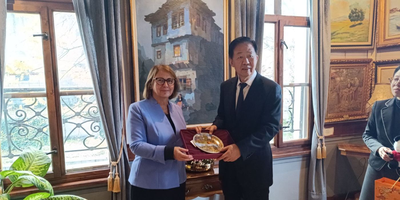 Областният управител посрещна в Пловдив китайска делегация, водена от зам.-председателя на Постоянния комитет на ОСНП Сяо Дзие