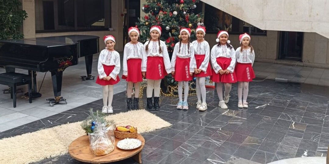 Деца от училището в с. Болярци гостуваха в Областна администрация – Пловдив преди Рождество и Нова година