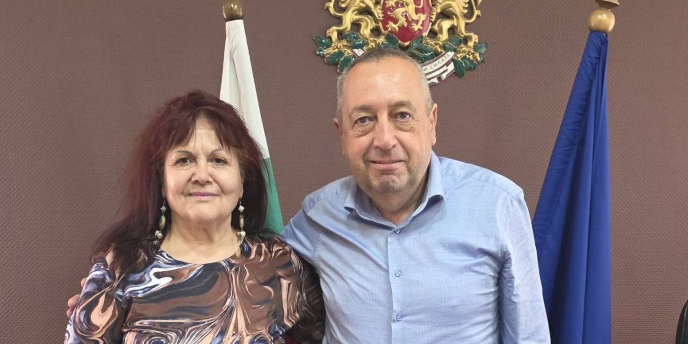 Областният управител Георги Янев се срещна с народната певица Илка Александрова преди юбилейния ѝ концерт